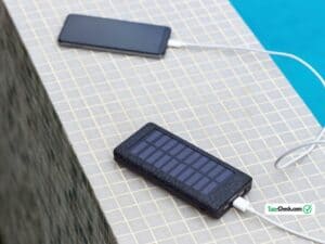 Read more about the article Solar Ladegeräte für Smartphones: Ein umfassender Ratgeber